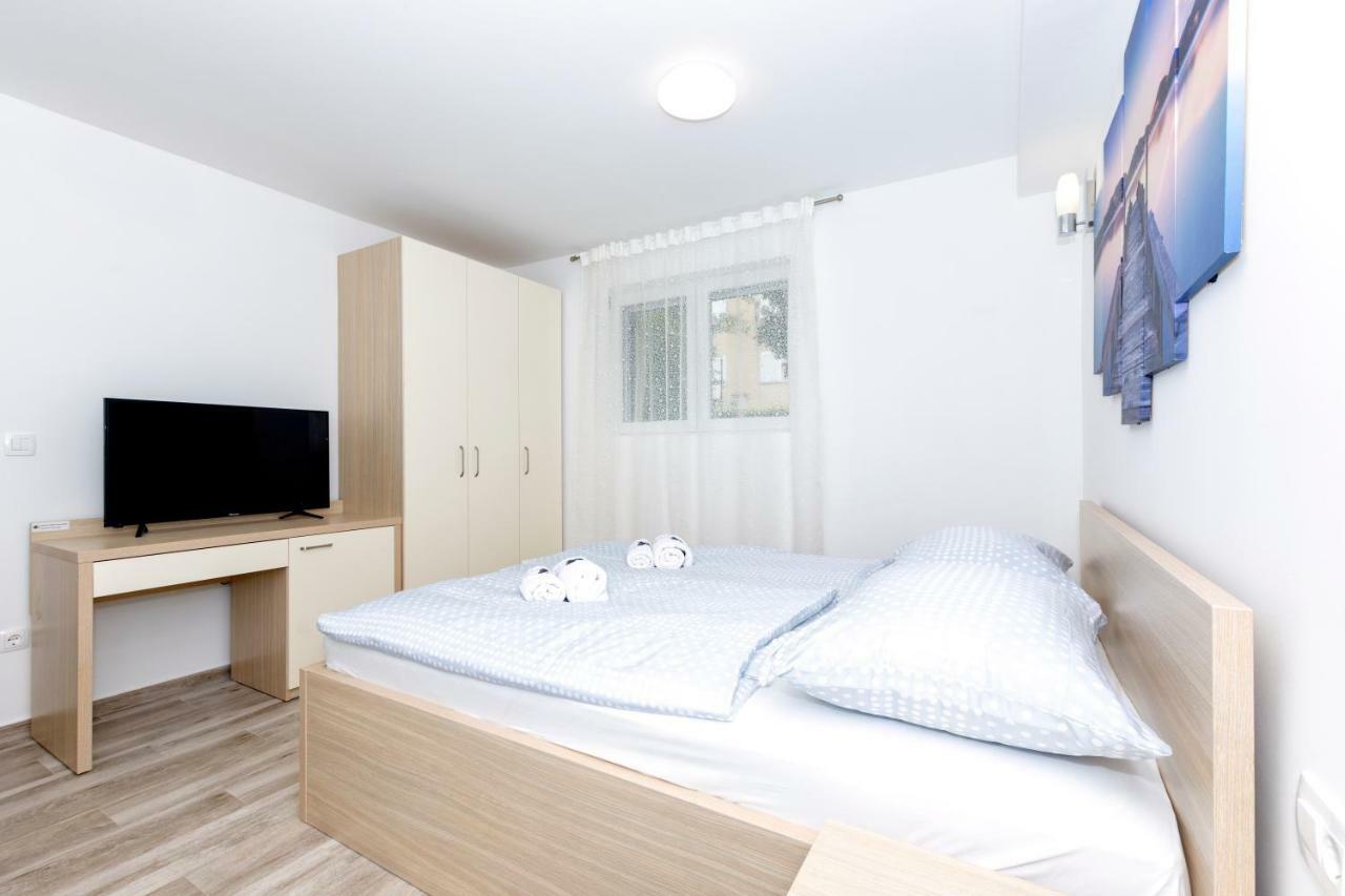 Apartments West Coast Split Zewnętrze zdjęcie